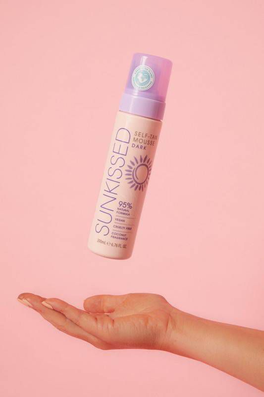 boohoo Sunkissed Vegan Self Tan Mousse Dark 200 Ml, Goud